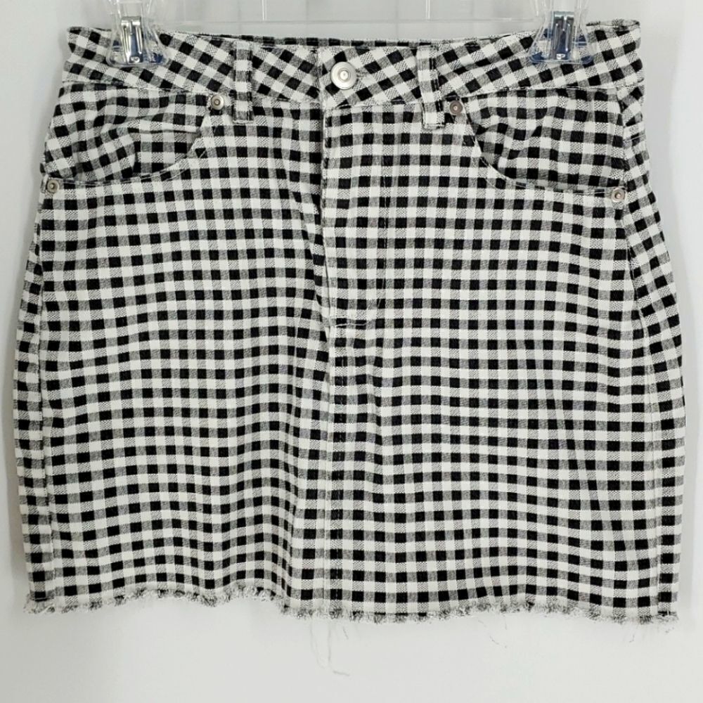 Forever 21 Y2K mini black/white checked skirt, s/p.great for school. Club's